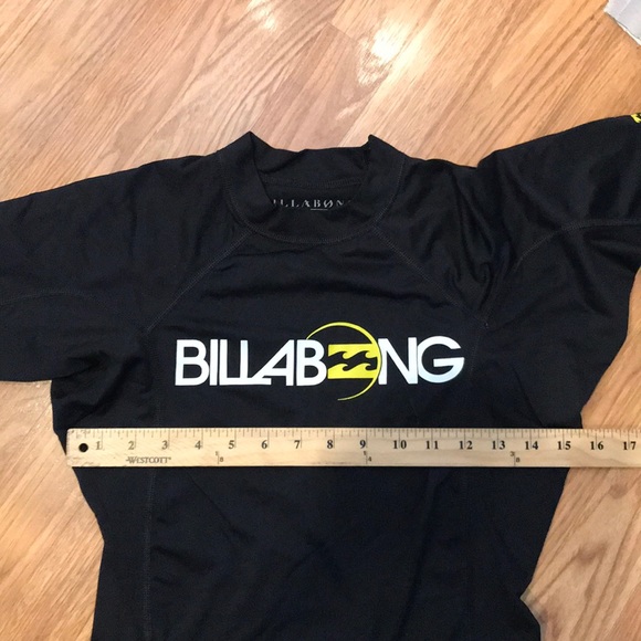 Billabong rash-guard adult small fits kids too - Picture 7 of 8
